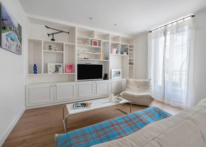 Pour 5 - Proche Marche Et Commerces *